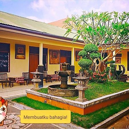 Hotel Sentral Buleleng  Exterior photo